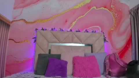 Snapshot of taylor_oriana_ chatting on 24, 11, 2025 Oriana online show from 24, 11, 2025