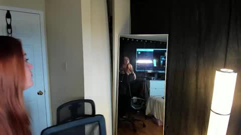 Snapshot of taylortait chatting on 7, 3, 2025 Taylor Tait online show from 7, 3, 2025