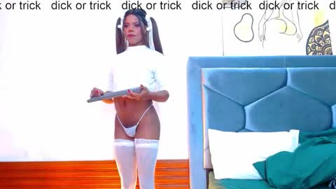 Snapshot of tayra1 chatting on 29, 10, 2025 Tayra... online show from 29, 10, 2025