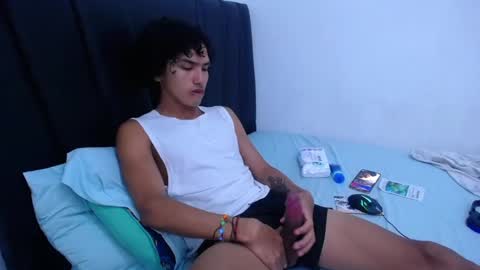 Tayron online show from 1, 2, 2025