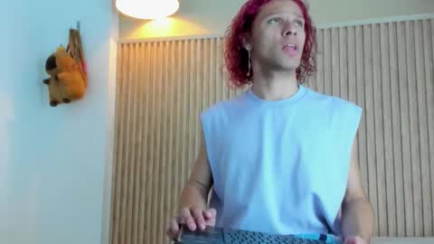 Snapshot of tayson_scott chatting on 14, 12, 2025 Tayson online show from 14, 12, 2025