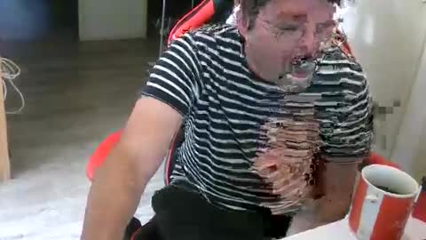 Snapshot of tchecky2 chatting on 23, 9, 2025 tchecky2 online show from 23, 9, 2025