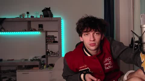 Snapshot of teddy_mode chatting on 17, 12, 2024 Teddy online show from 17, 12, 2024