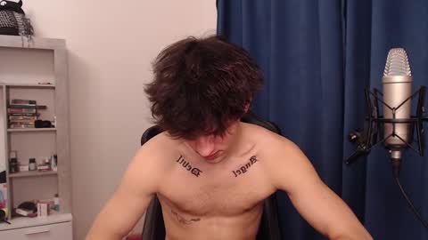 Snapshot of teddy_mode chatting on 17, 12, 2024 Teddy online show from 17, 12, 2024