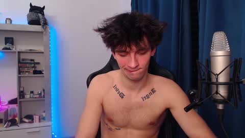 Snapshot of teddy_mode chatting on 19, 12, 2024 Teddy online show from 19, 12, 2024