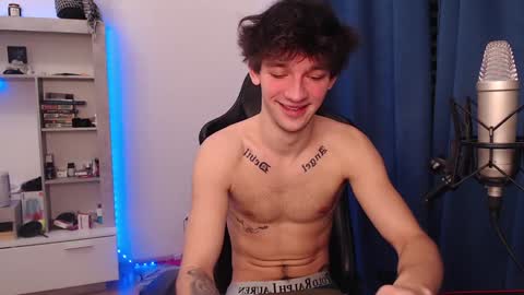 Snapshot of teddy_mode chatting on 19, 12, 2024 Teddy online show from 19, 12, 2024