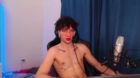 Snapshot of teddy_mode chatting on 19, 12, 2024 Teddy online show from 19, 12, 2024