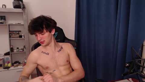 Snapshot of teddy_mode chatting on 30, 12, 2024 Teddy online show from 30, 12, 2024