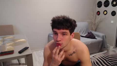 Snapshot of teddy_mode chatting on 8, 10, 2025 Teddy online show from 8, 10, 2025