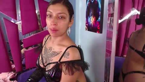 Snapshot of teeennaugthy18 chatting on 21, 12, 2024 Tayloor online show from 21, 12, 2024