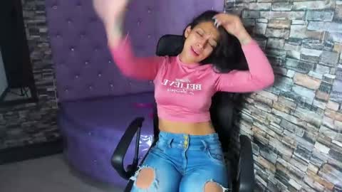 Snapshot of teeennaugthy18 chatting on 6, 2, 2025 Tayloor online show from 6, 2, 2025