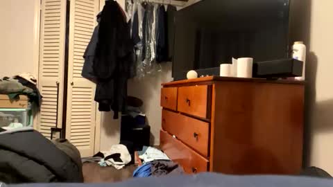 Twizzler online show from 6, 11, 2025