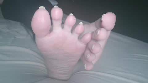 Viv West online show from 1, 2, 2025