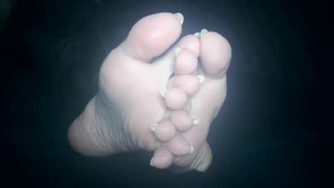 Viv West online show from 4, 10, 2025