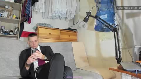 Snapshot of telepaticman chatting on 16, 2, 2025 Virg Lszl online show from 16, 2, 2025