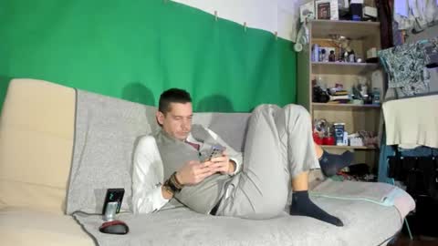 Snapshot of telepaticman chatting on 4, 12, 2025 Virg Lszl online show from 4, 12, 2025