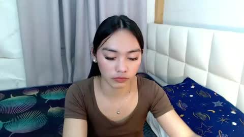 Snapshot of temptmebabyx chatting on 6, 7, 2026 YOGIRL MAXINE online show from 6, 7, 2026