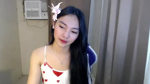 Snapshot of temptmebabyx chatting on 19, 7, 2026 YOGIRL MAXINE online show from 19, 7, 2026
