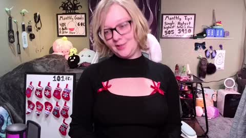 Snapshot of ten_tickle_pixie chatting on 20, 12, 2024 Pixie and Tentacle Overlord online show from 20, 12, 2024