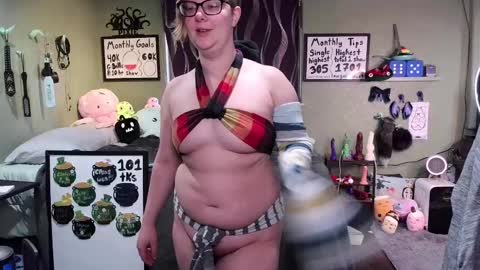 Snapshot of ten_tickle_pixie chatting on 12, 3, 2025 Pixie and Tentacle Overlord online show from 12, 3, 2025