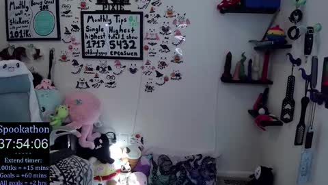 Snapshot of ten_tickle_pixie chatting on 31, 10, 2025 Pixie and Tentacle Overlord online show from 31, 10, 2025