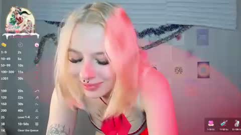 Snapshot of tender__kitty chatting on 27, 12, 2024 Sue online show from 27, 12, 2024