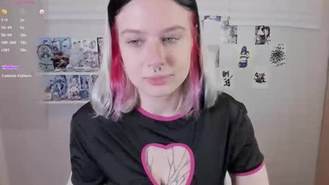 Snapshot of tender__kitty chatting on 7, 11, 2025 Sue online show from 7, 11, 2025