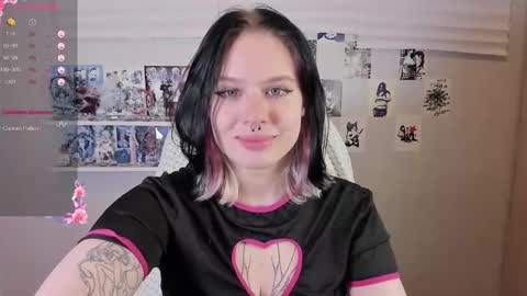 Snapshot of tender__kitty chatting on 22, 11, 2025 Sue online show from 22, 11, 2025