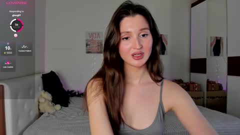 Snapshot of tender_babyy chatting on 25, 12, 2024 Sexy girl Li online show from 25, 12, 2024