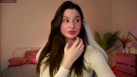 Snapshot of tender_babyy chatting on 9, 3, 2025 Sexy girl Li online show from 9, 3, 2025