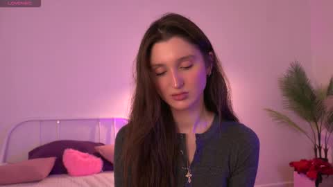 Snapshot of tender_babyy chatting on 12, 10, 2025 Sexy girl Li online show from 12, 10, 2025