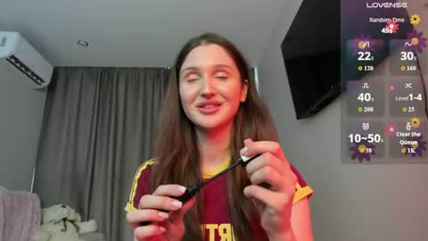 Snapshot of tender_babyyy chatting on 10, 7, 2026 Amina online show from 10, 7, 2026