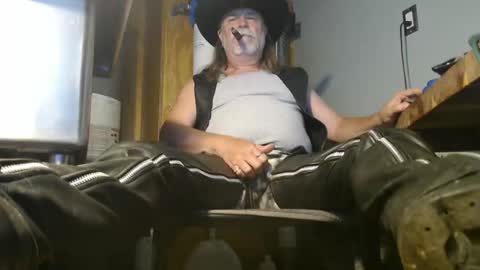 Snapshot of tennredneck chatting on 3, 5, 2026 Tennredneck online show from 3, 5, 2026