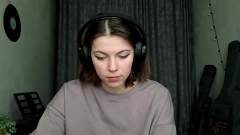 Anny Simpson online show from 16, 2, 2026