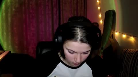 Anny Simpson online show from 4, 3, 2026