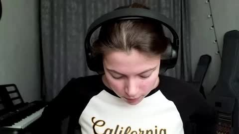 Anny Simpson online show from 10, 3, 2026