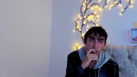 Snapshot of terrygrace chatting on 16, 11, 2025 terrygrace online show from 16, 11, 2025