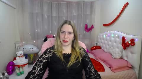 Snapshot of tessadaybreak chatting on 5, 3, 2025 tessadaybreak online show from 5, 3, 2025