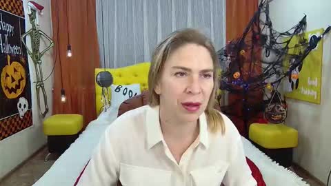 Snapshot of tessadaybreak chatting on 13, 10, 2025 tessadaybreak online show from 13, 10, 2025