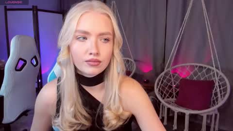 TessaHamilton online show from 16, 11, 2025