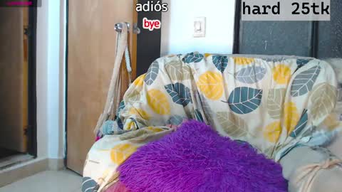 Snapshot of tessayleo_13 chatting on 31, 12, 2024 tessa y leo online show from 31, 12, 2024