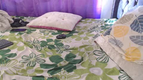 Snapshot of tessayleo_13 chatting on 22, 1, 2025 tessa y leo online show from 22, 1, 2025