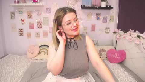 Snapshot of tesspleasure chatting on 23, 1, 2025 TESSA online show from 23, 1, 2025