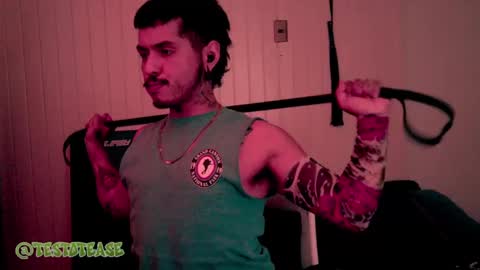 Snapshot of testotease chatting on 18, 9, 2025 Milo online show from 18, 9, 2025