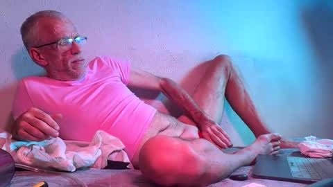 Snapshot of texpig chatting on 9, 9, 2025 TexPig online show from 9, 9, 2025