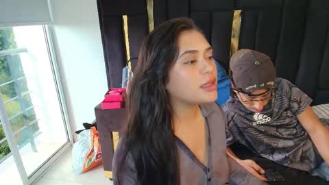 T H A I S  online show from 4, 4, 2026