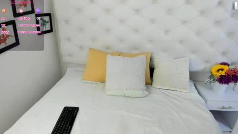 Snapshot of thaliia_gomez chatting on 8, 3, 2025 online show from 8, 3, 2025