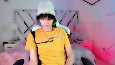 Snapshot of thanier_18 chatting on 6, 5, 2026 thanier_18 online show from 6, 5, 2026