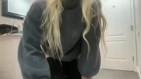 thatoneblondee online show from 12, 1, 2026