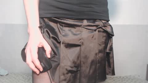 Snapshot of the_basic_instinctt chatting on 25, 1, 2025 Eva online show from 25, 1, 2025